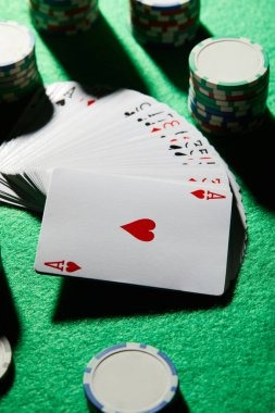 idr toto poker mobile app interface showing table selection and account login on Android